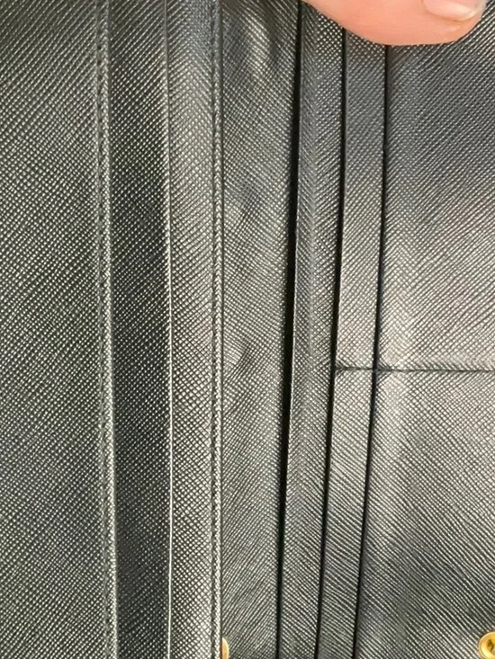 Beautiful Prada Saviano, Leather Use Lux Wallet, New Like Condition - Picture 4 of 4